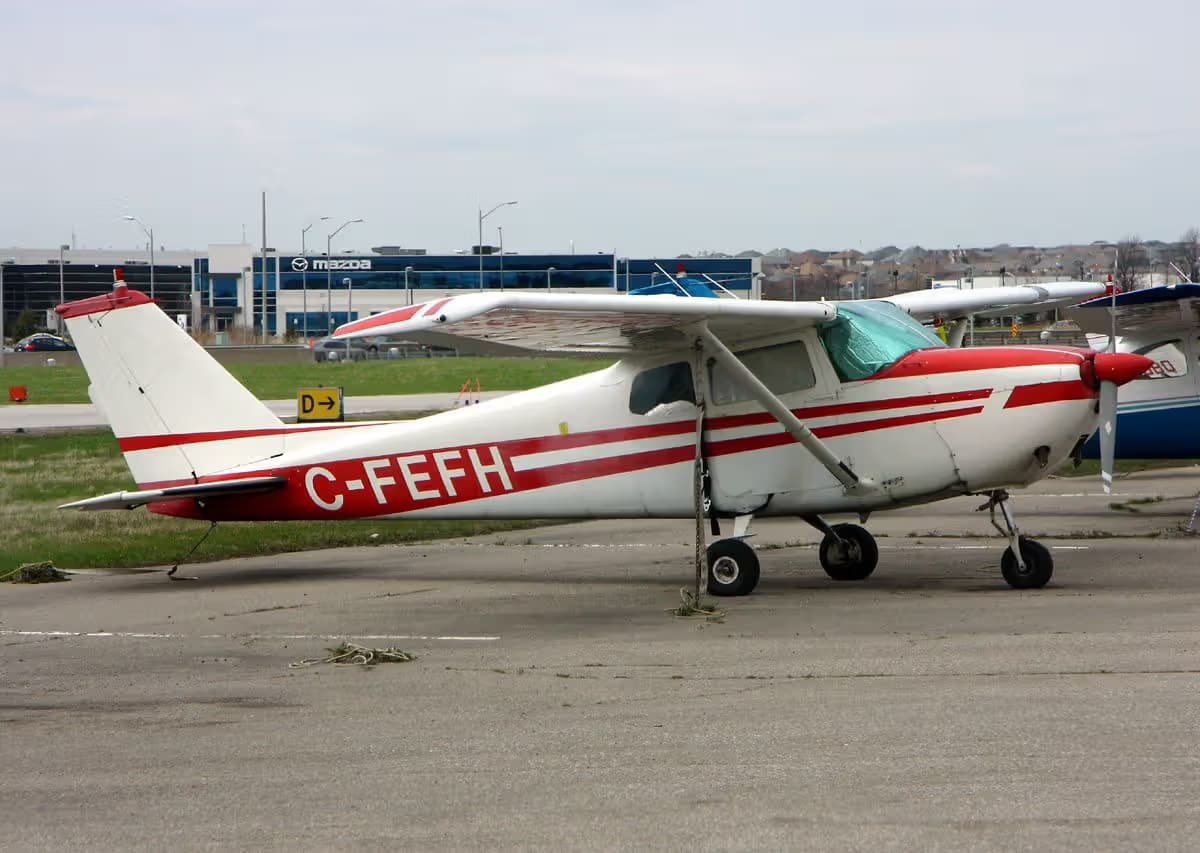 C-FEFH — Cessna