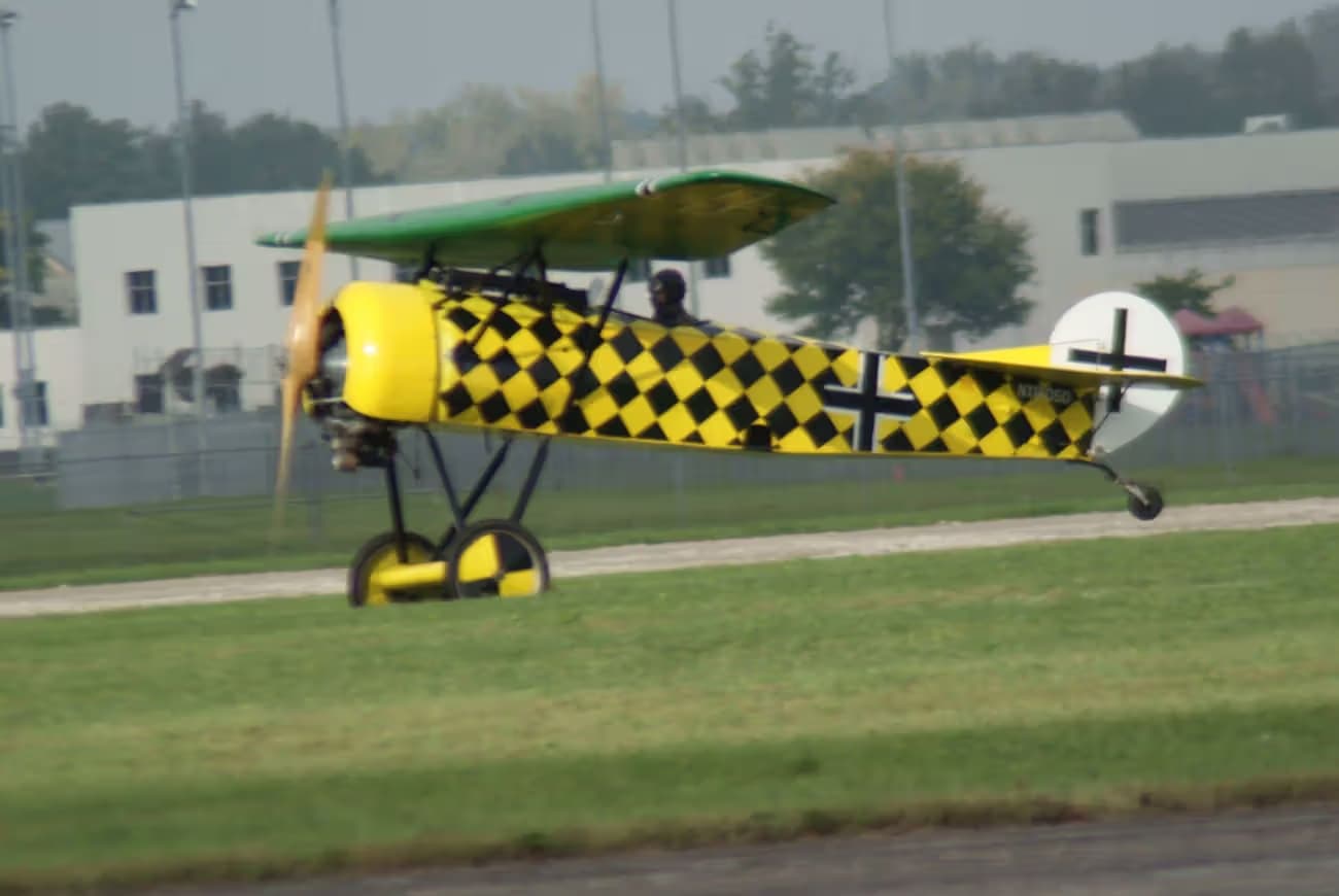 Unidentified — Single-engine aircraft