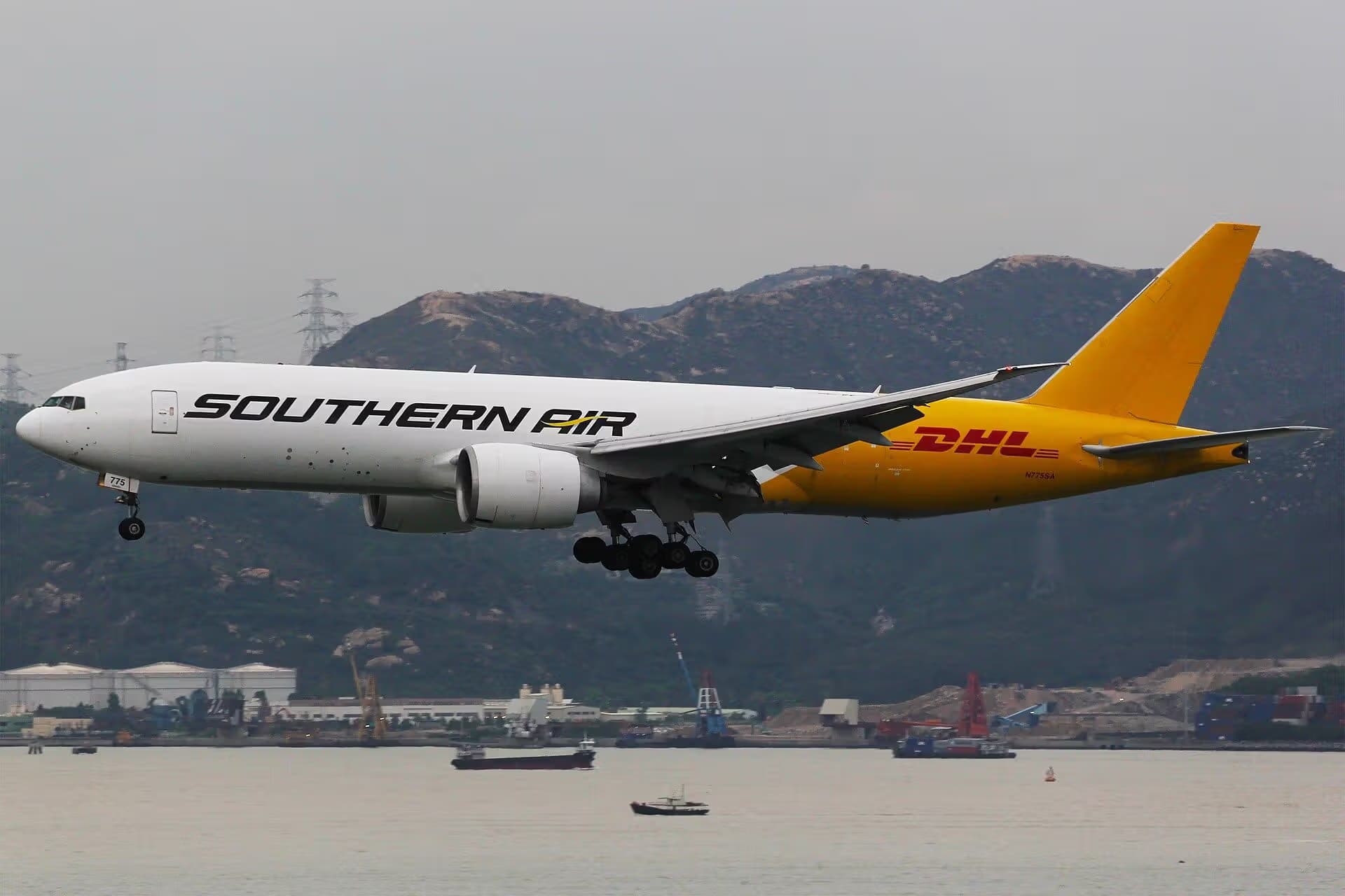 N775SA — Twin-engine aircraft