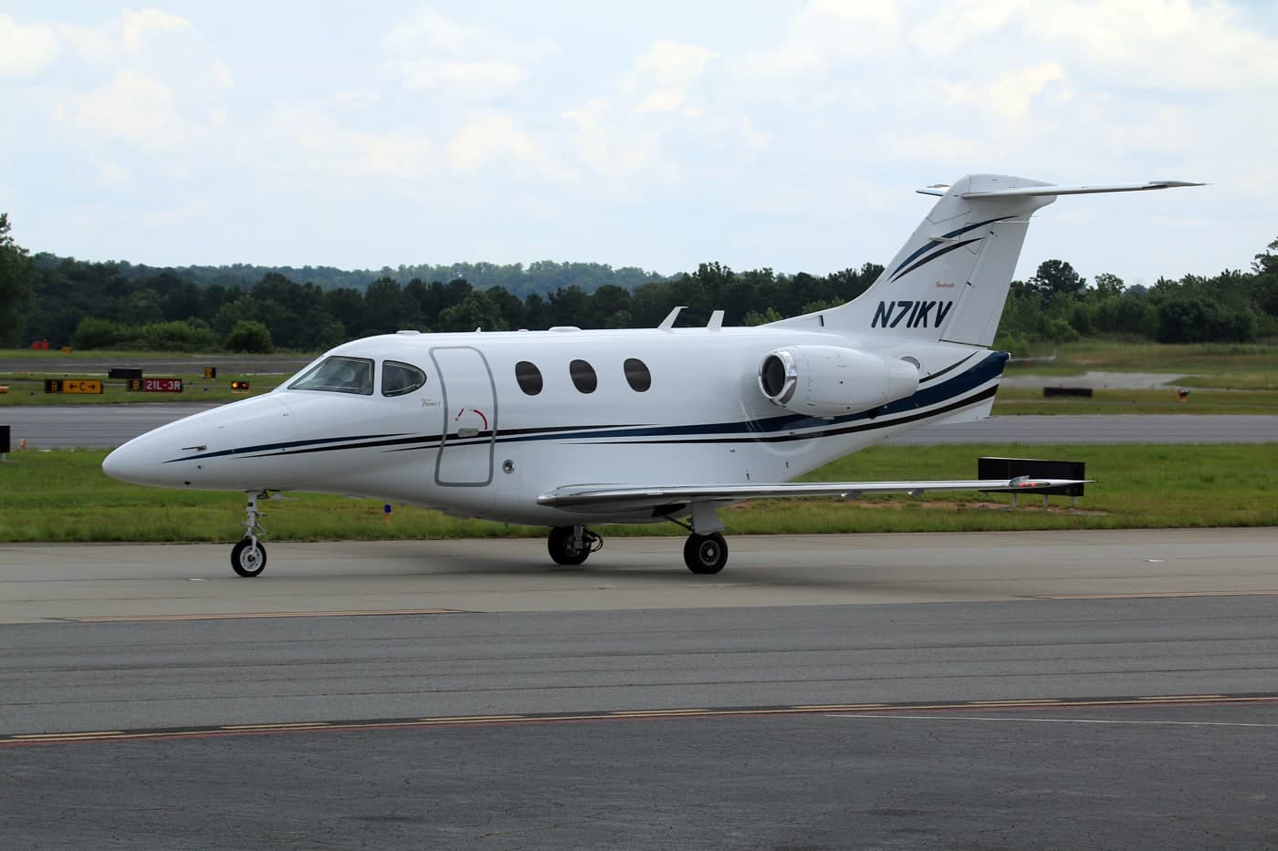 N71KV — Beechcraft