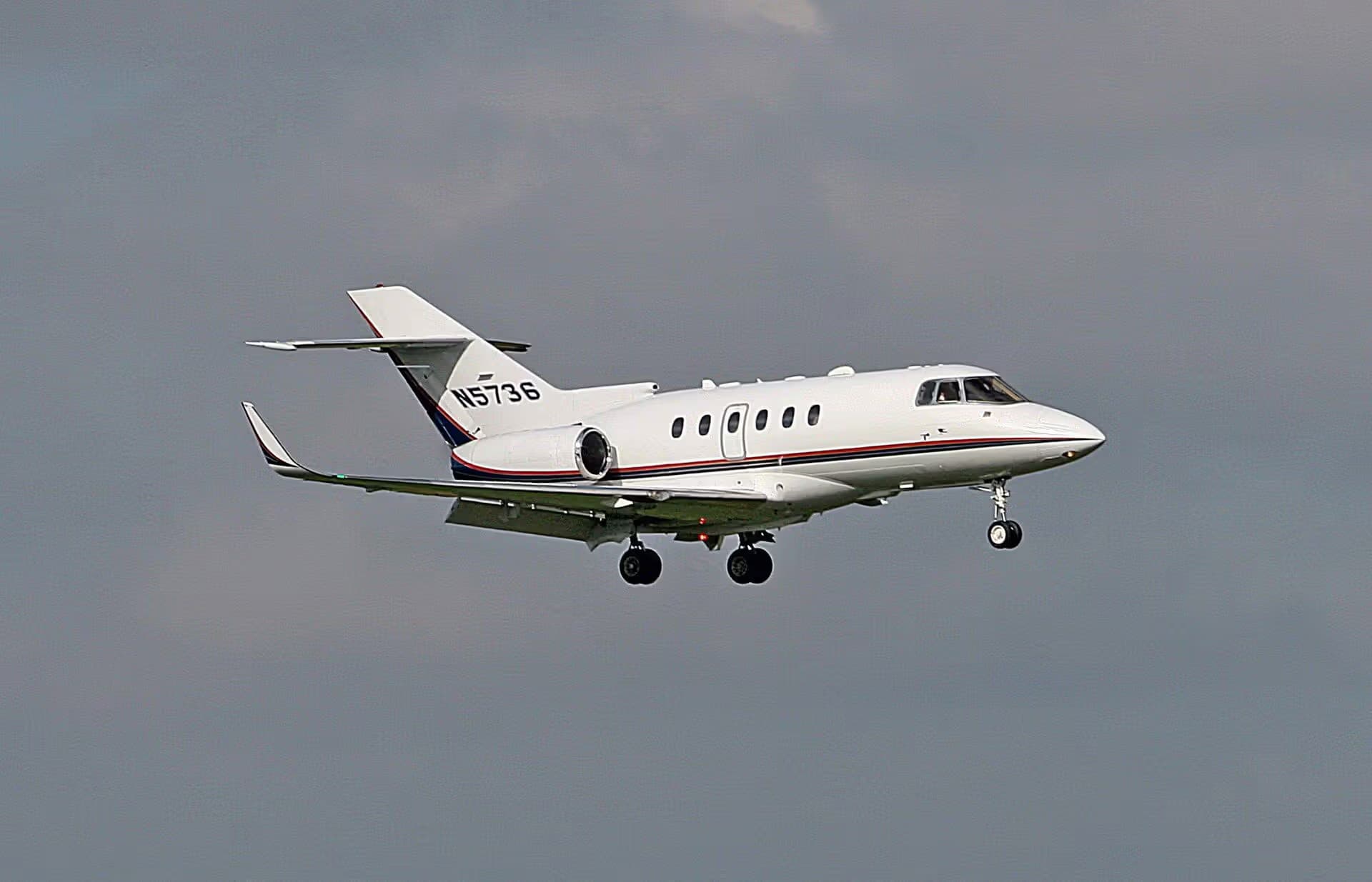 N5736 — Business jet