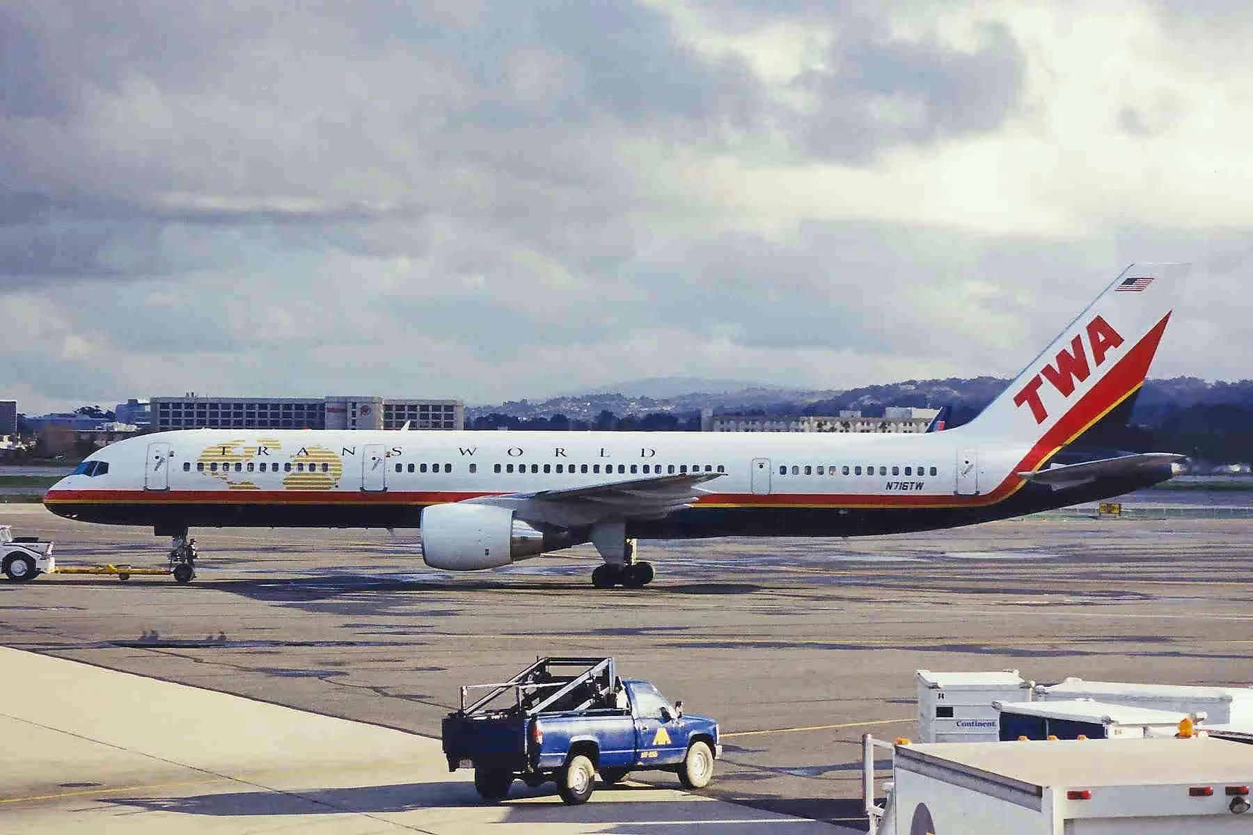 N716TW — Twin-engine aircraft