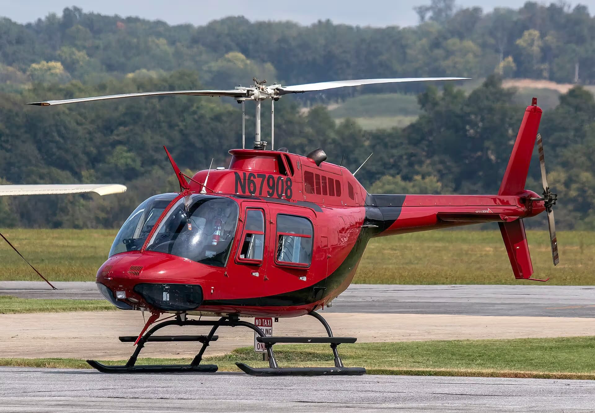 N67908 — Helicopter