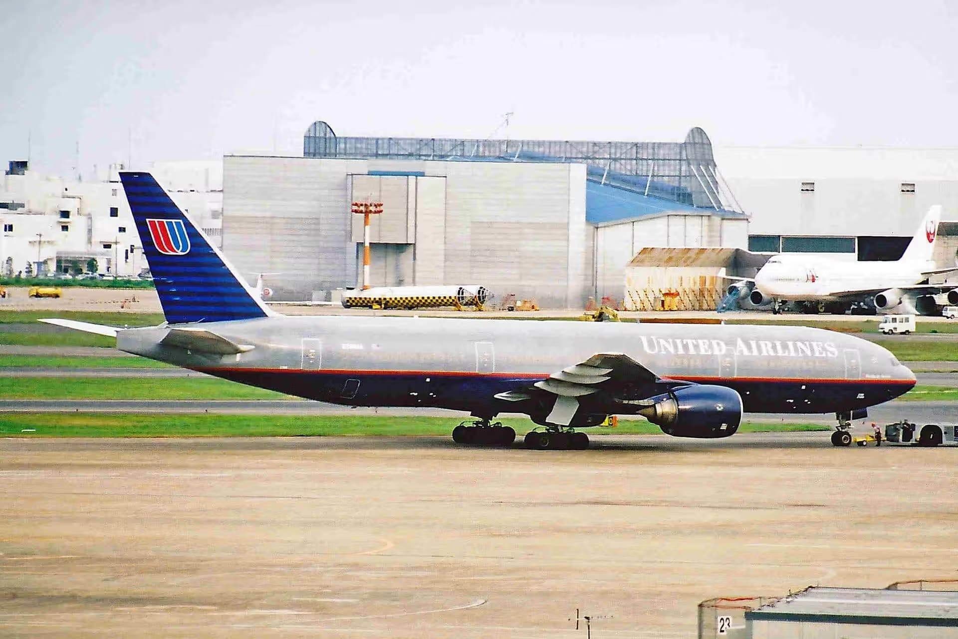 N786UA — Boeing