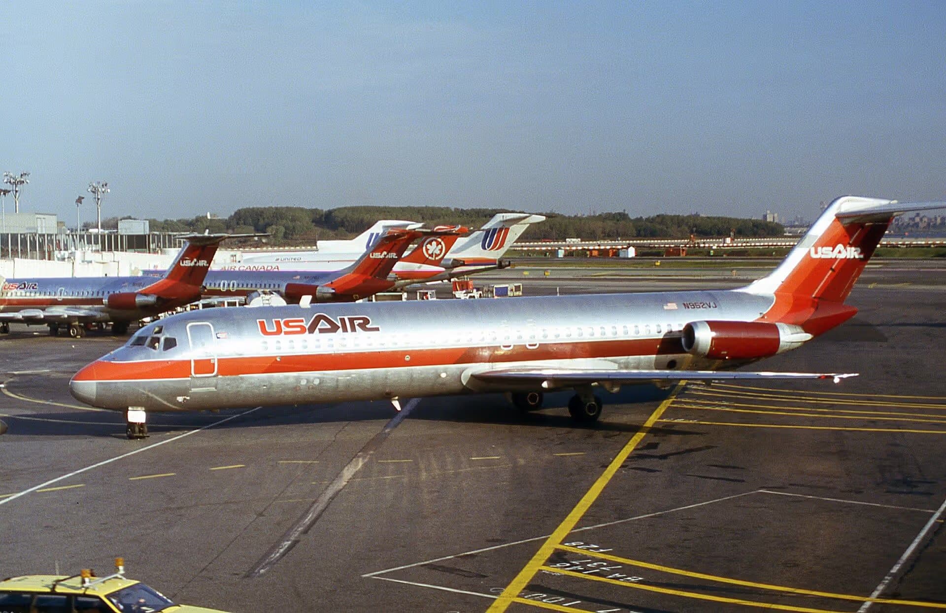 N952VJ — Twin-engine aircraft