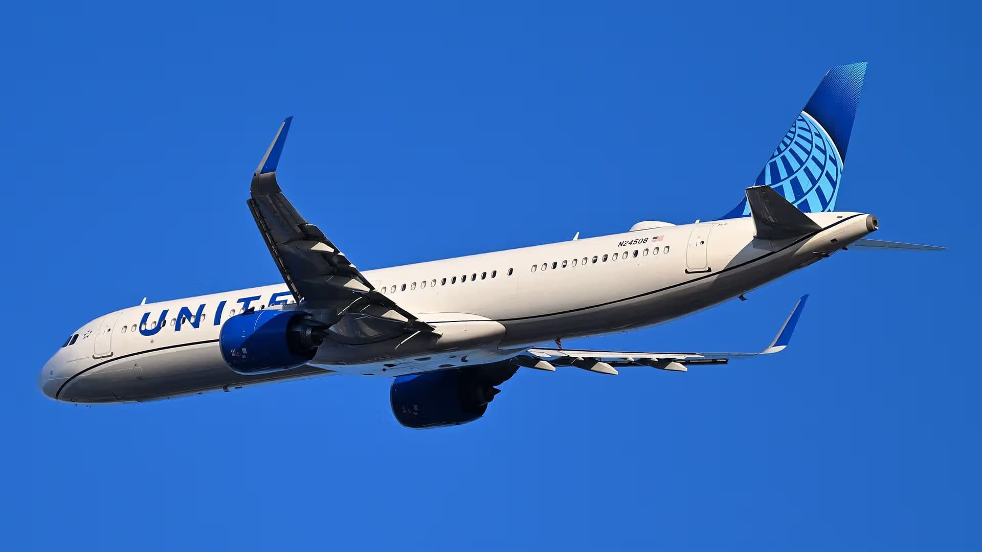 N24508 — Twin-engine aircraft