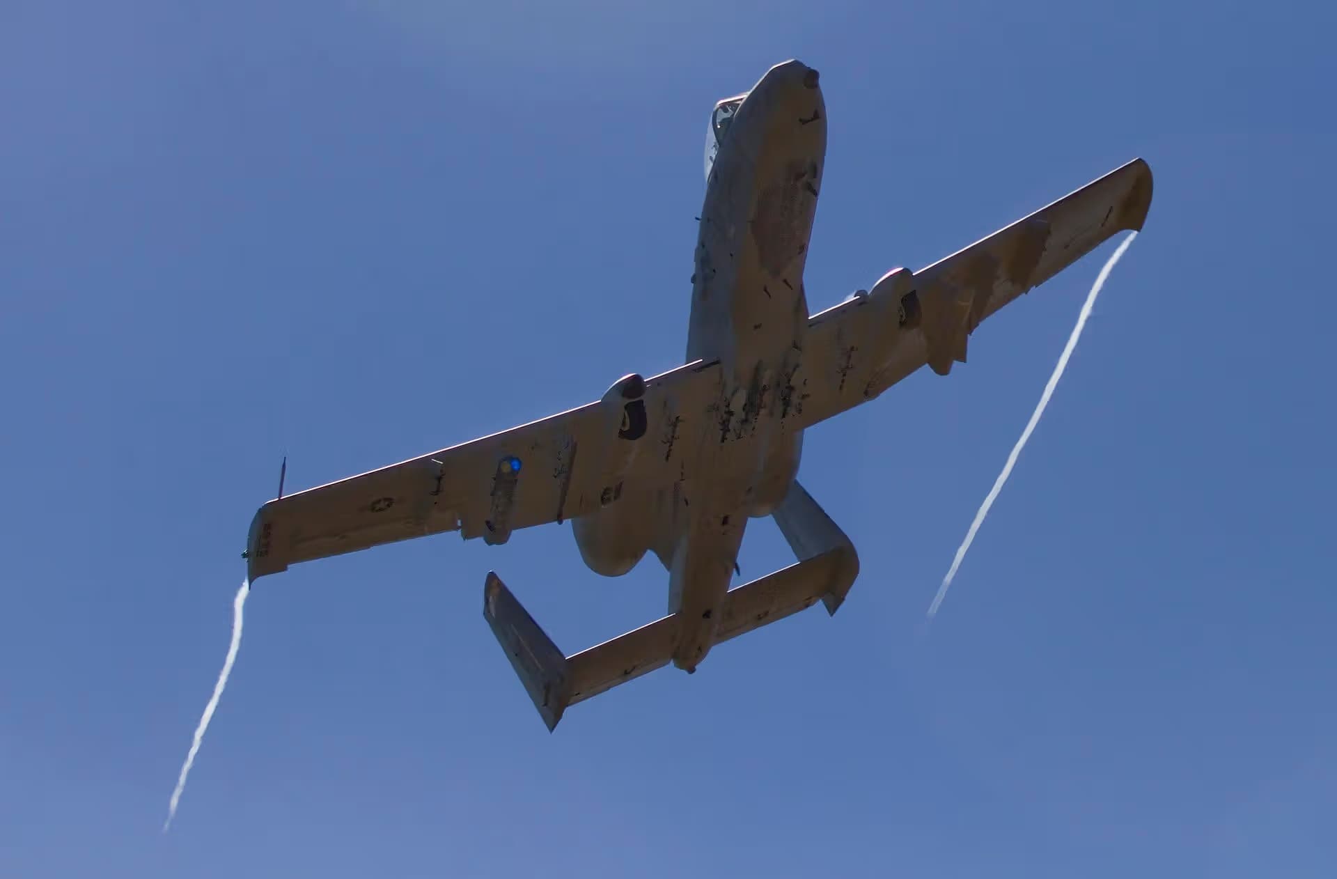 Unidentified — Twin-engine aircraft