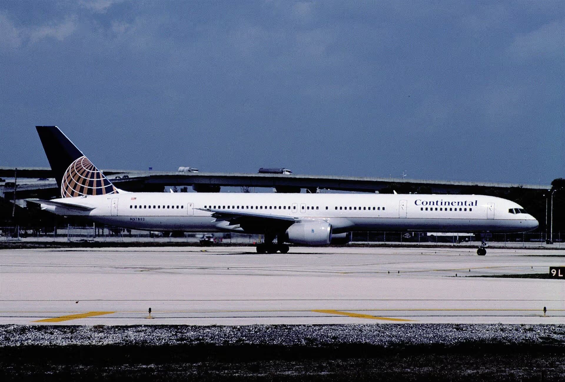 N57852 — Boeing