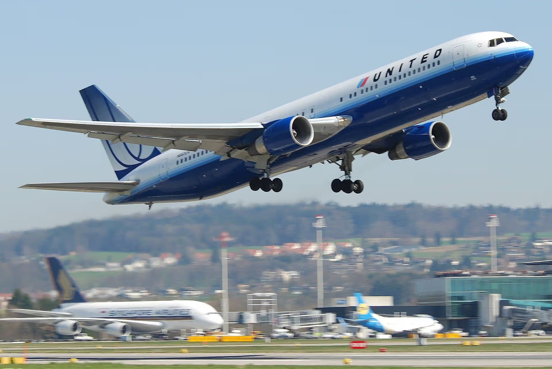 N663UA — Boeing