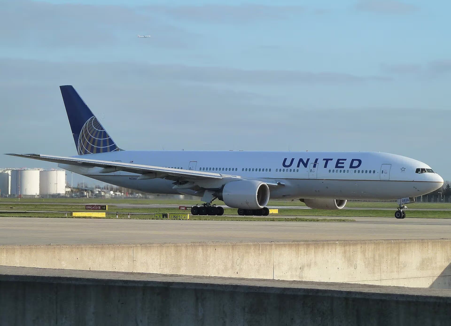 N226UA — Boeing
