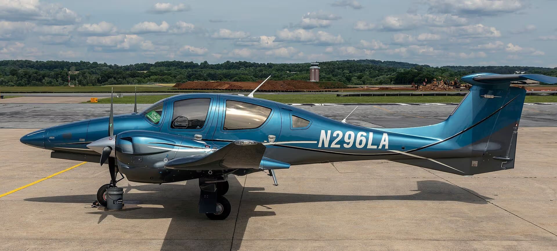 N296LA — Diamond