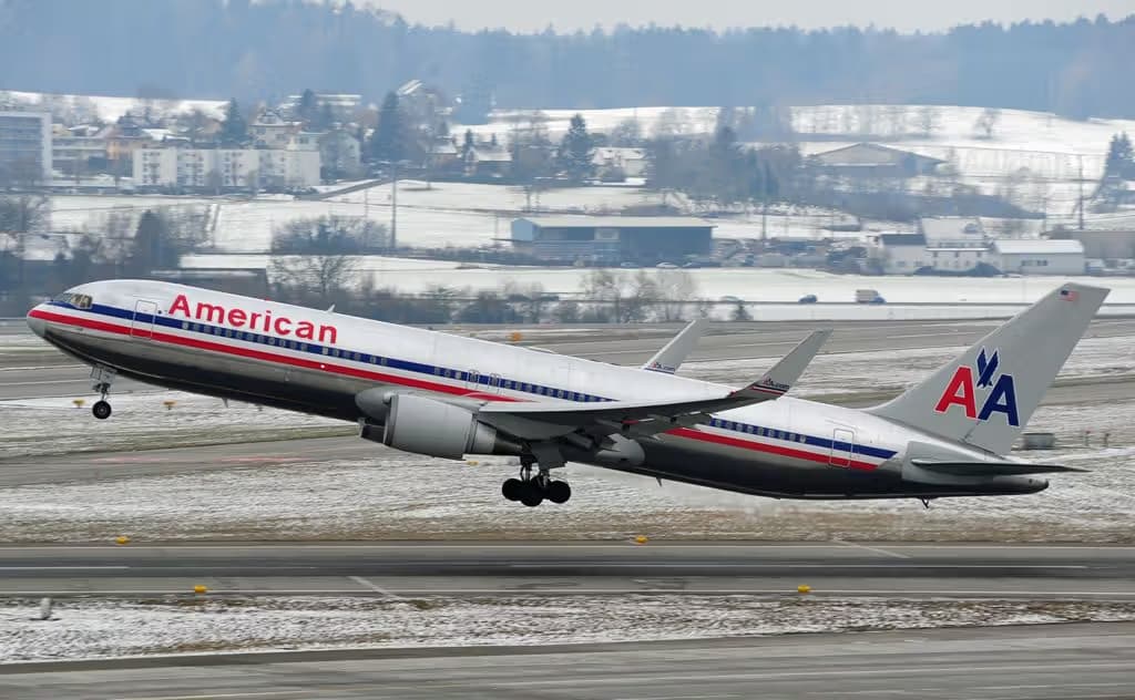 N382AN — Boeing