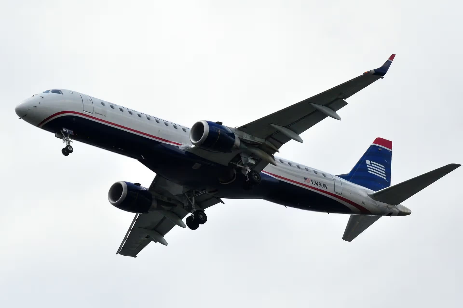 N949UW — Twin-engine aircraft