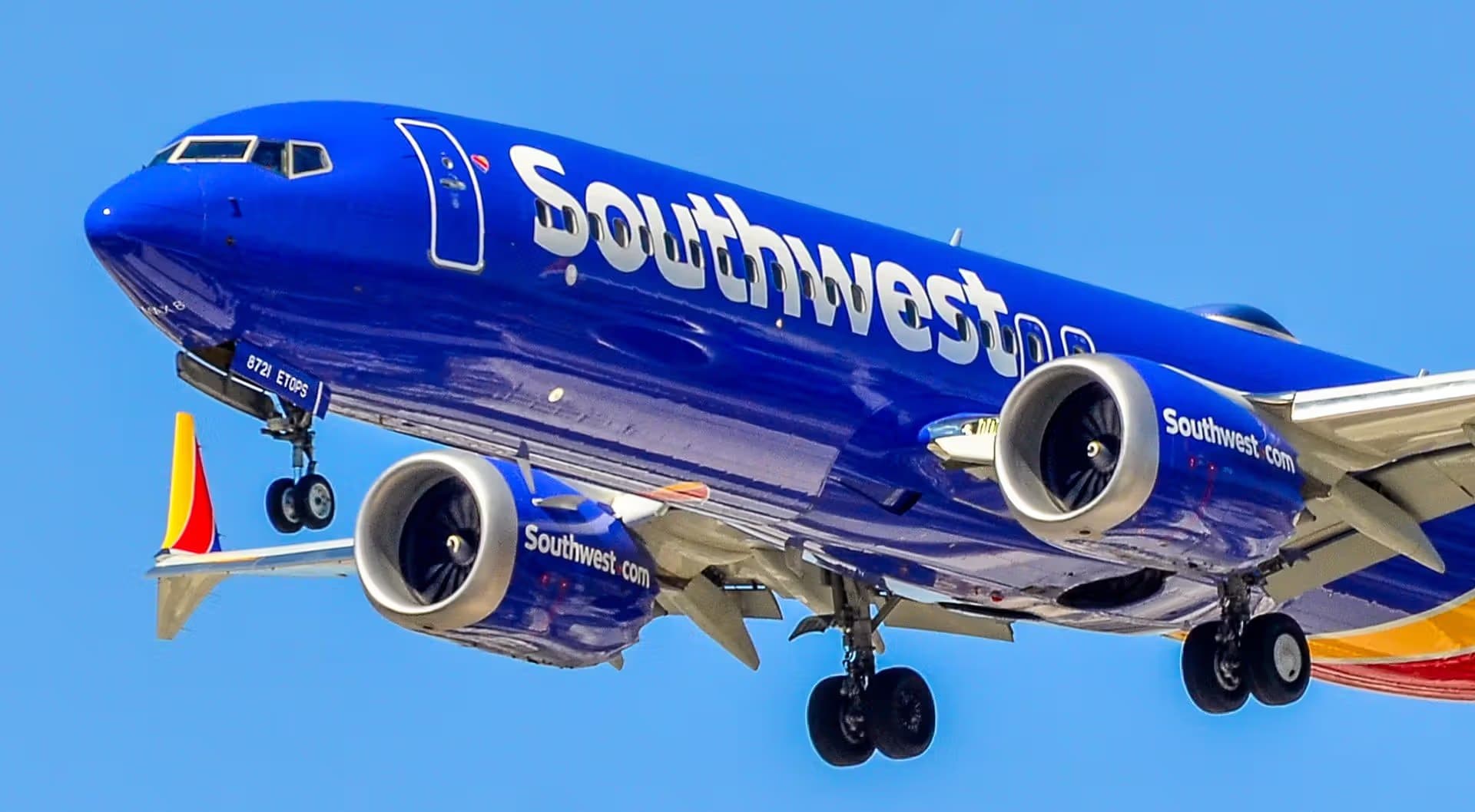 N8721J — Boeing