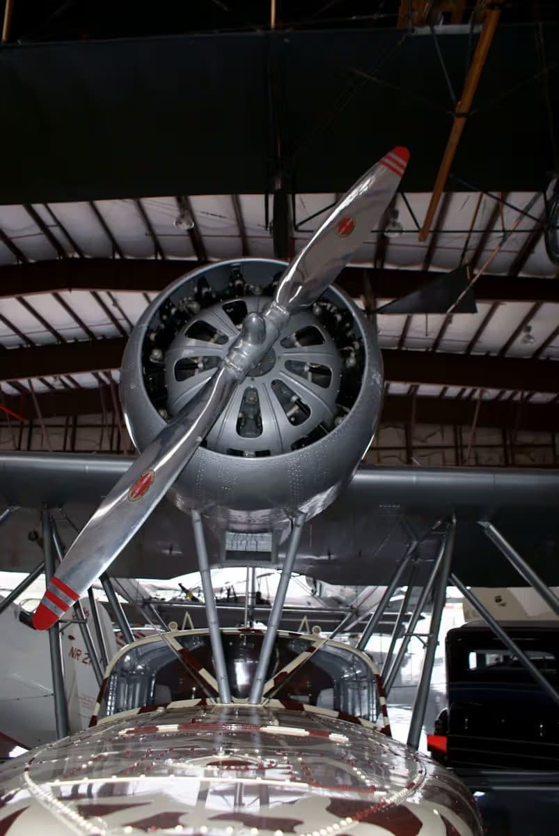 Unidentified — Single-engine aircraft