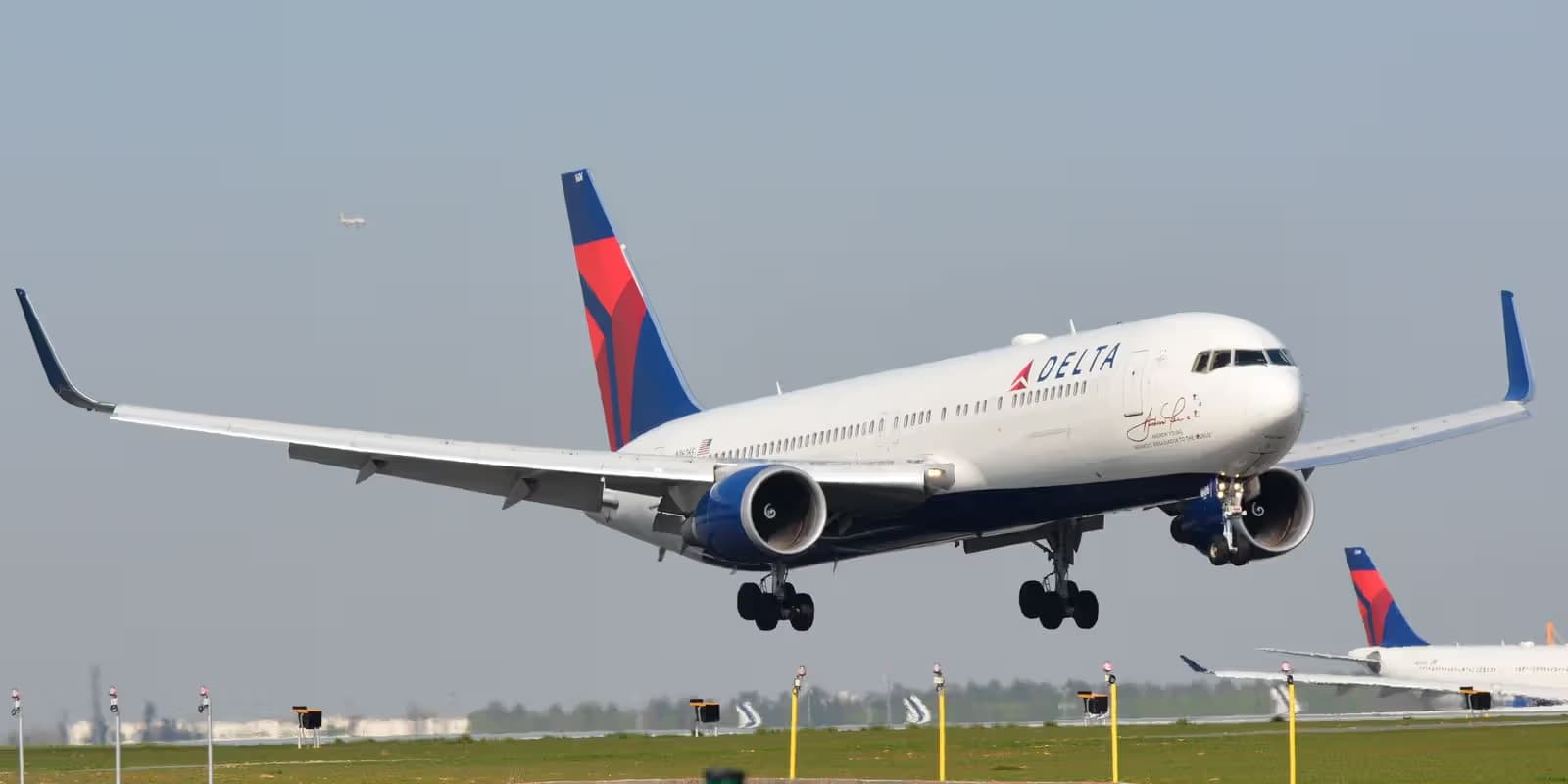 N16065 — Boeing
