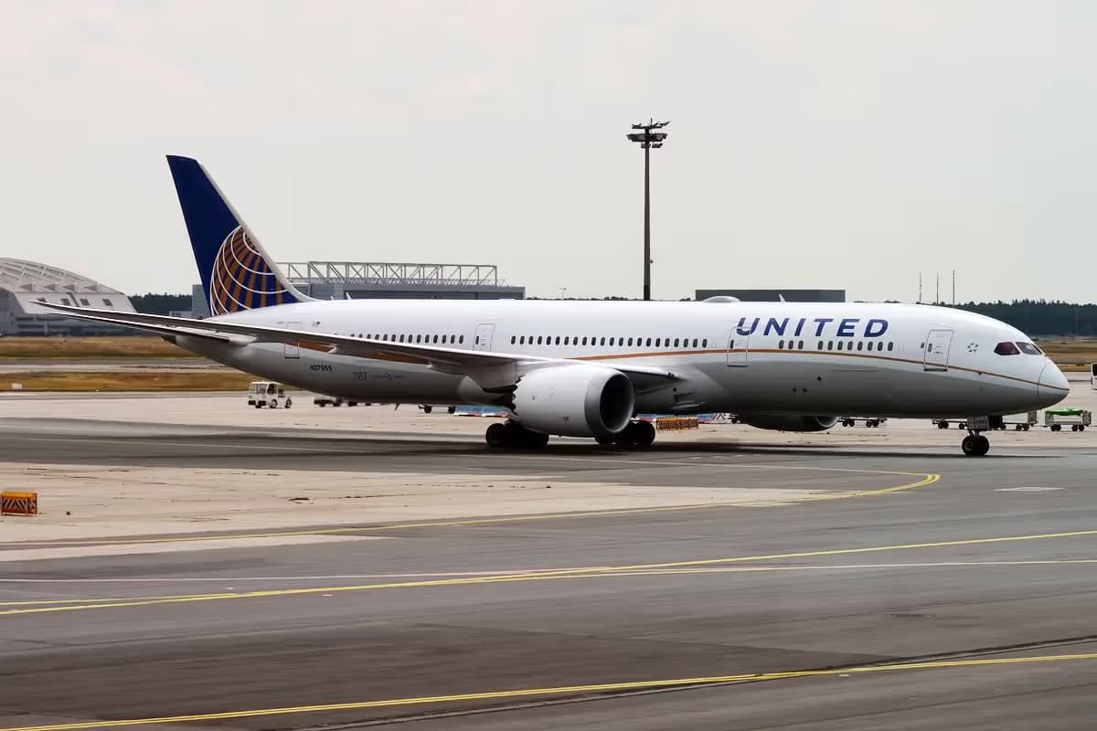 N27965 — Boeing