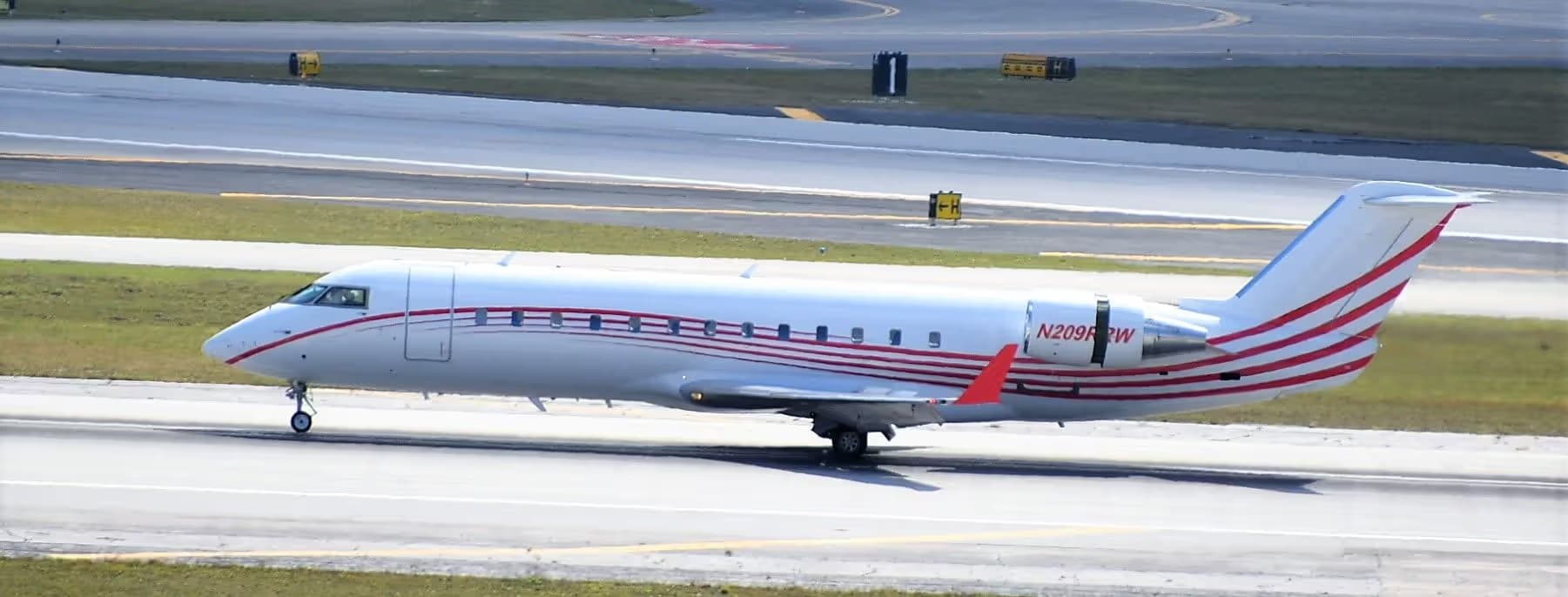 N209RW — Bombardier