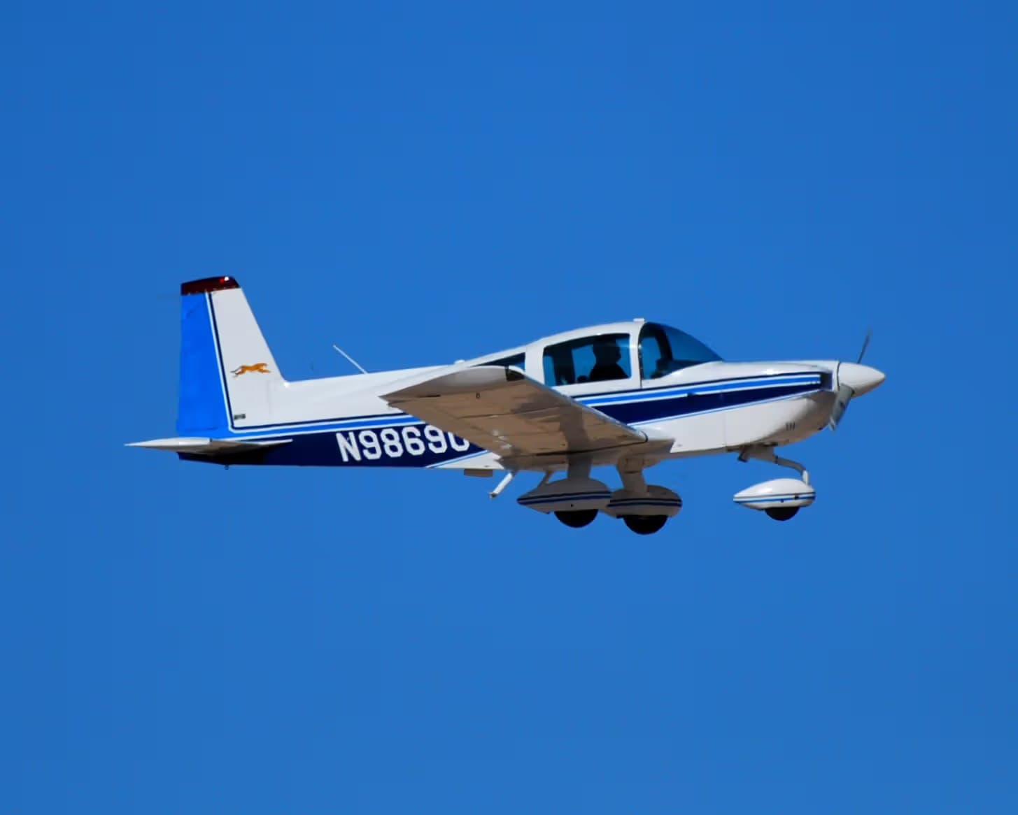 N9869U — Single-engine aircraft