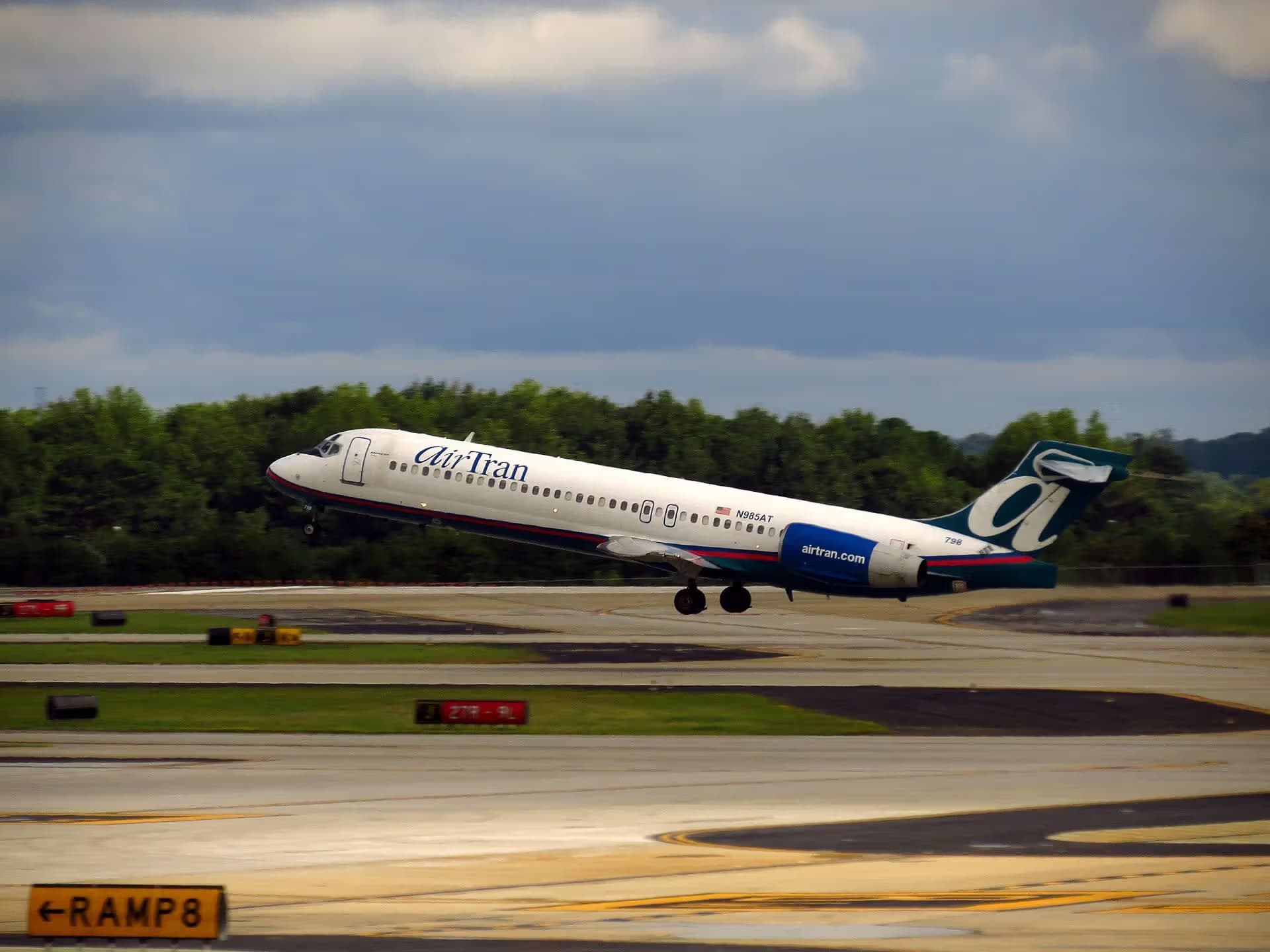 N985AT — Boeing