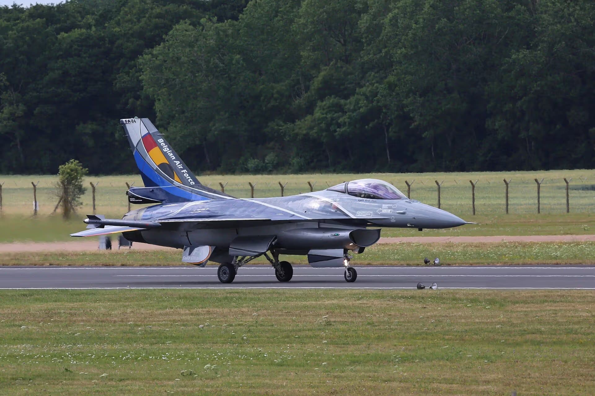 Unidentified — Single-engine aircraft