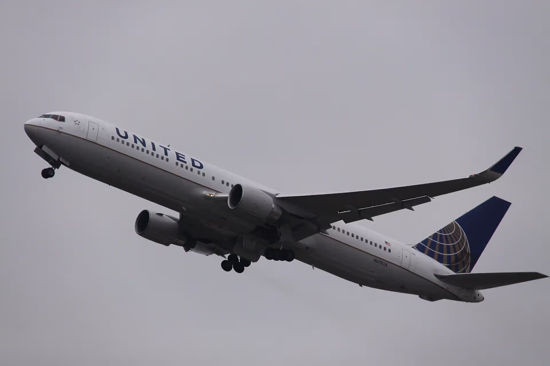 N670UA — Boeing