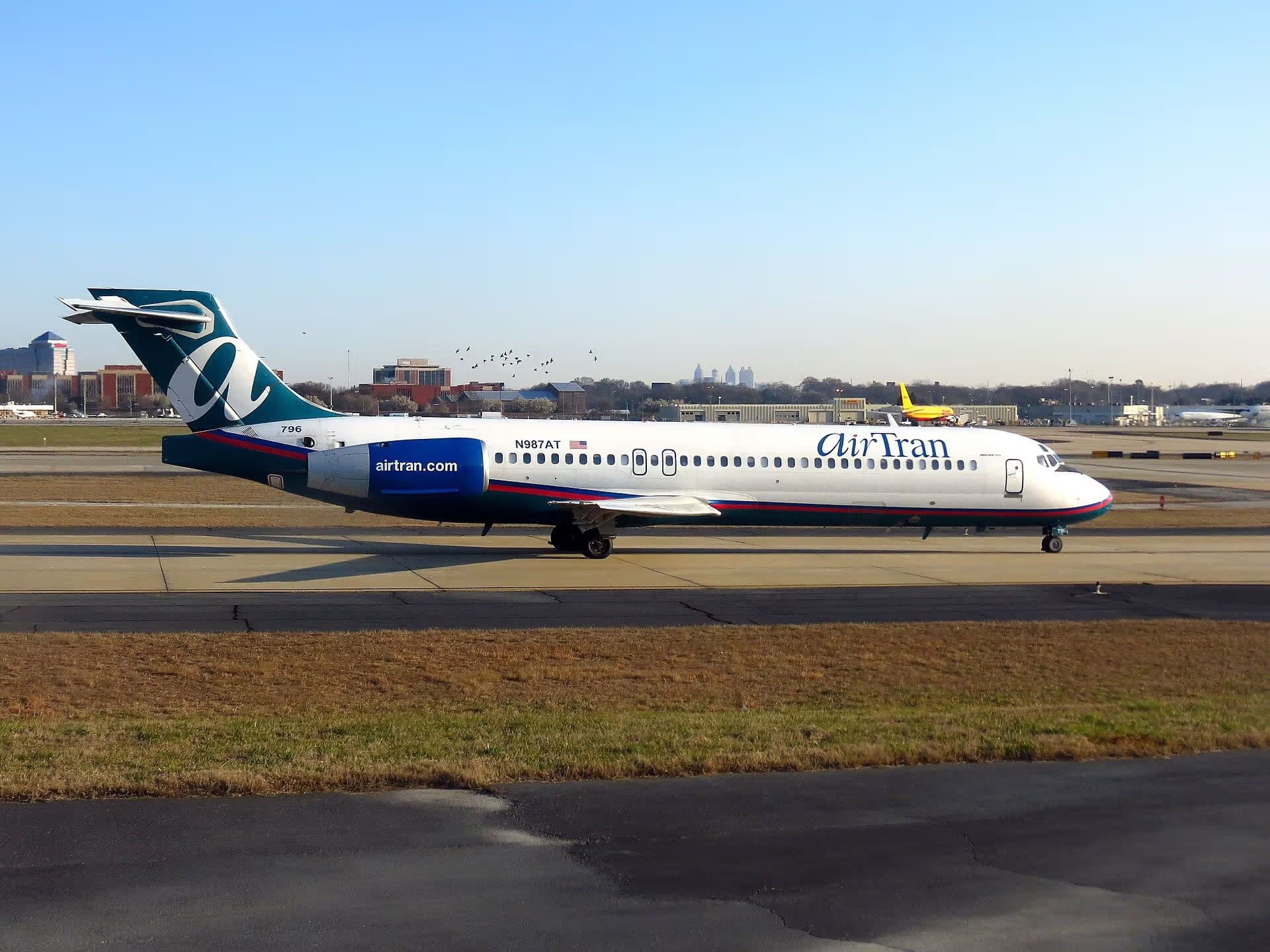 N987AT — Twin-engine aircraft