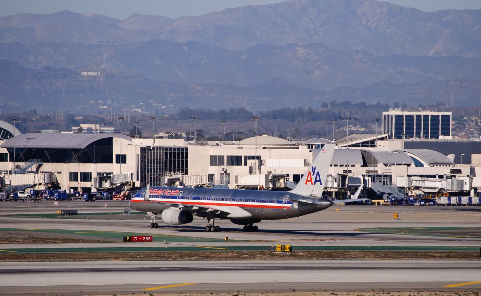 N688AA — Boeing