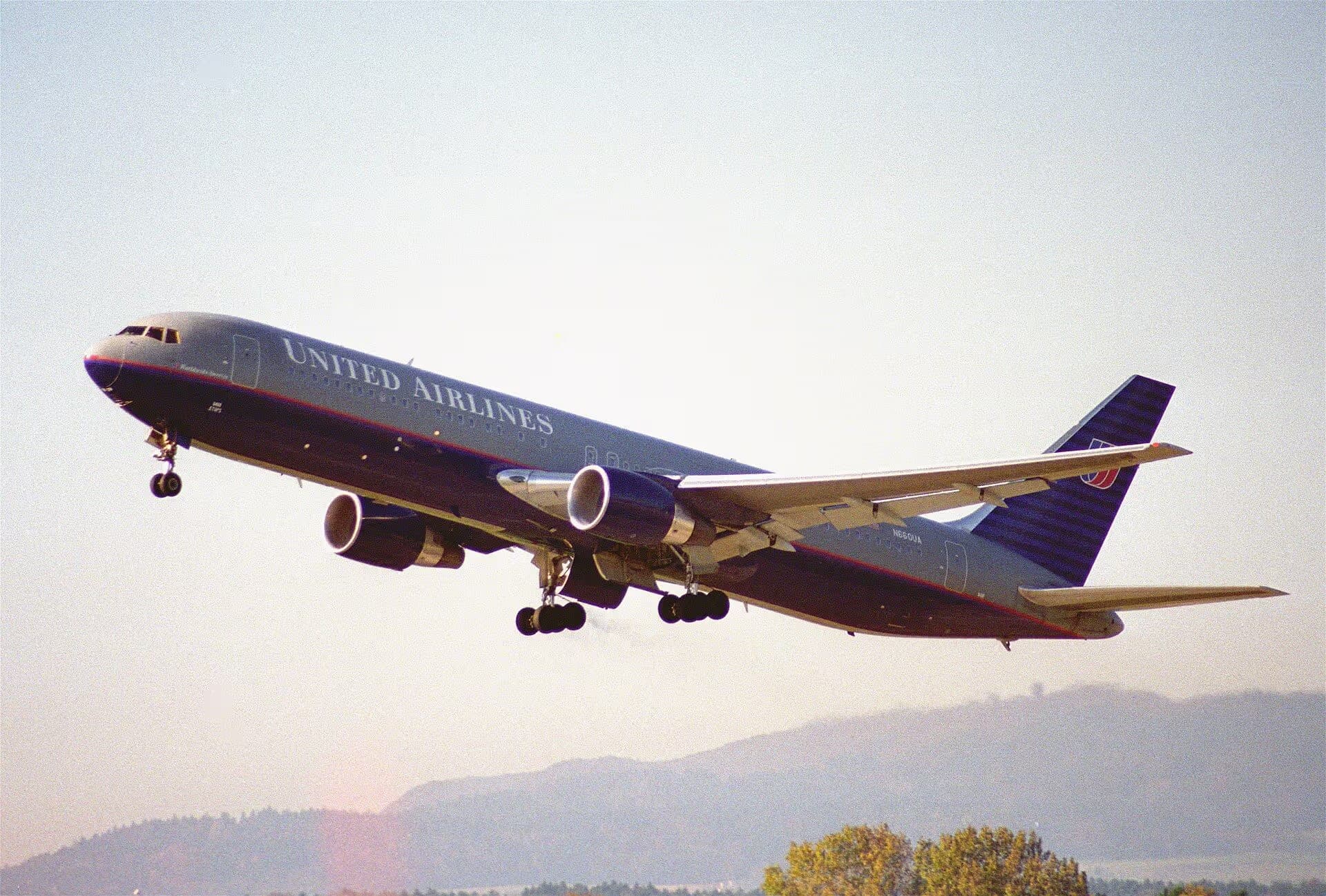 N660UA — Boeing