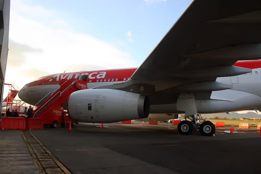 N948AC — Twin-engine aircraft