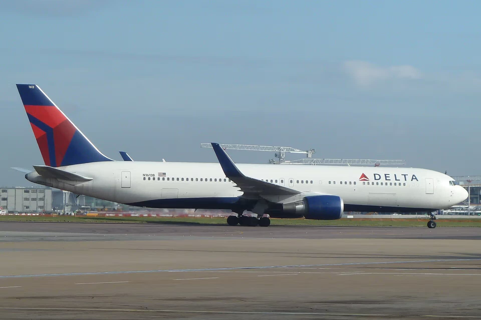 N1613B — Boeing