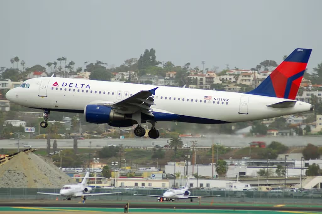 N338NW — Airbus