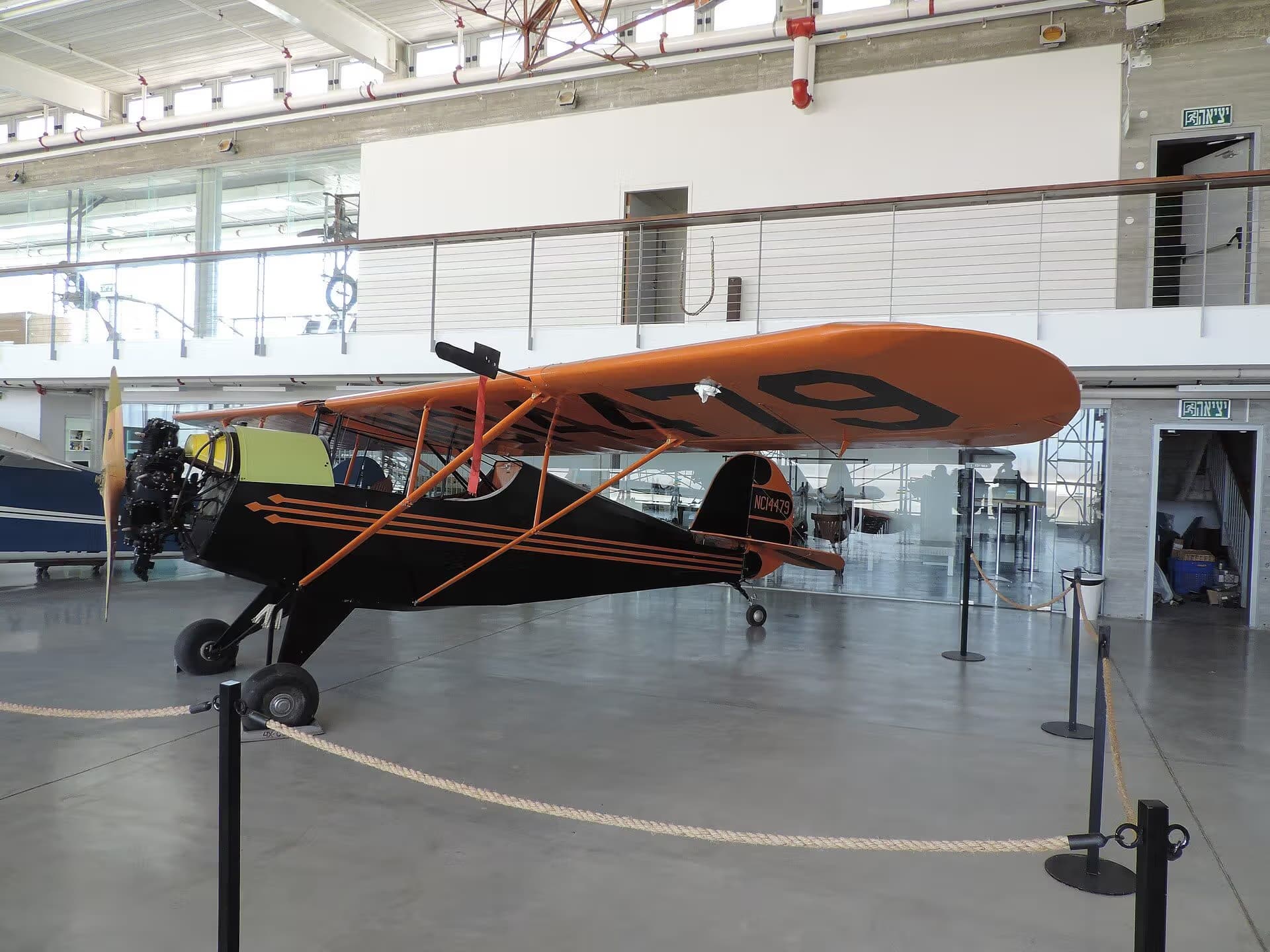 Unidentified — Single-engine aircraft