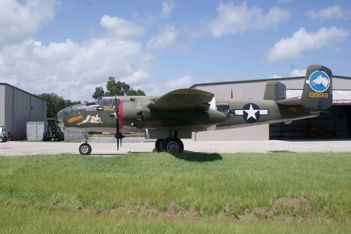 Unidentified — Twin-engine aircraft