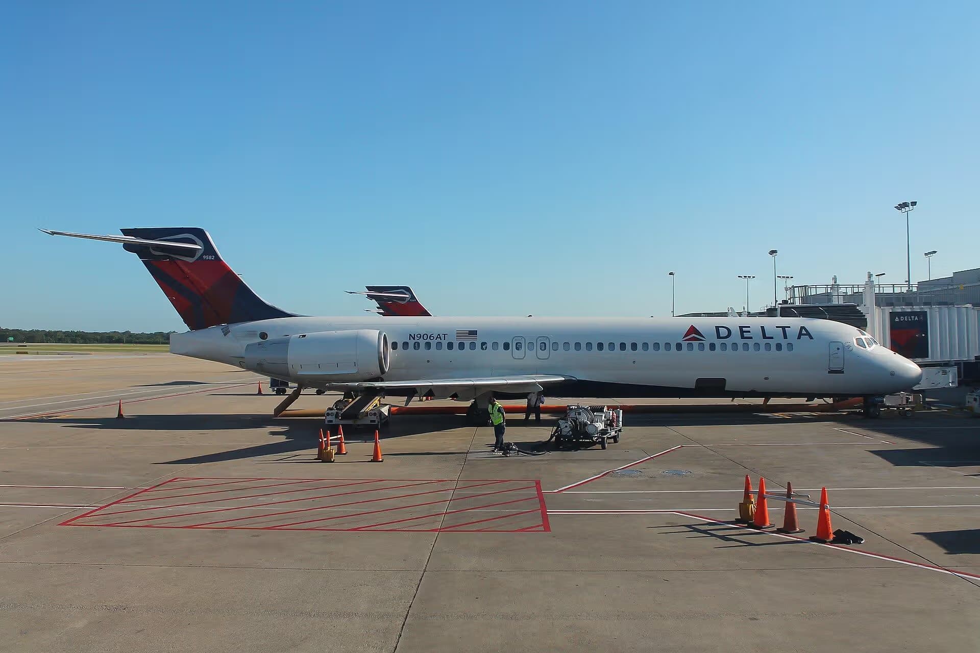 N906AT — Boeing