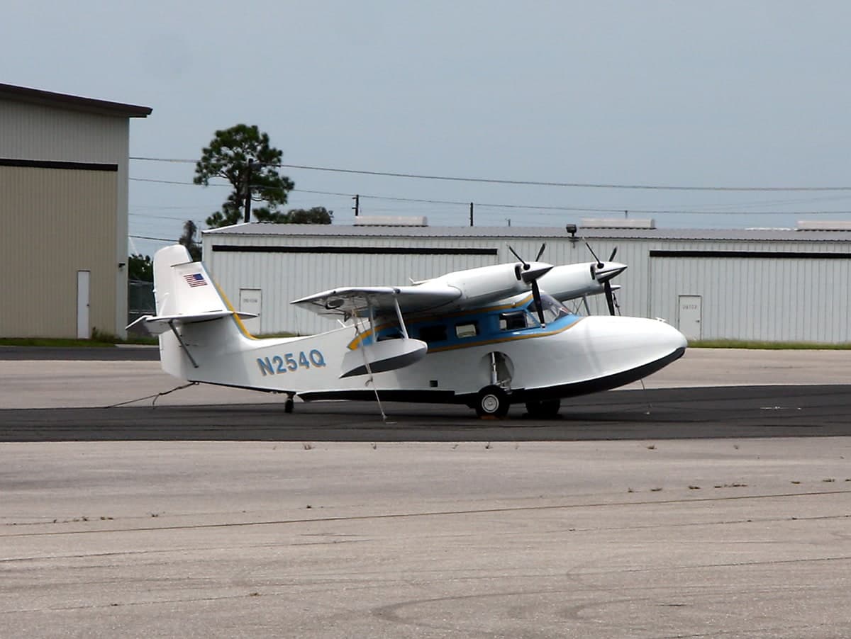 N254Q — Twin-engine aircraft