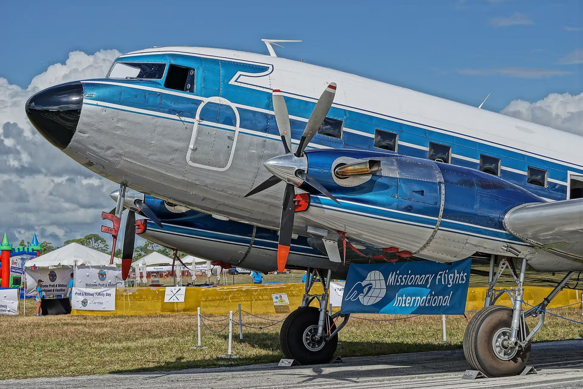 N200MF — Douglas