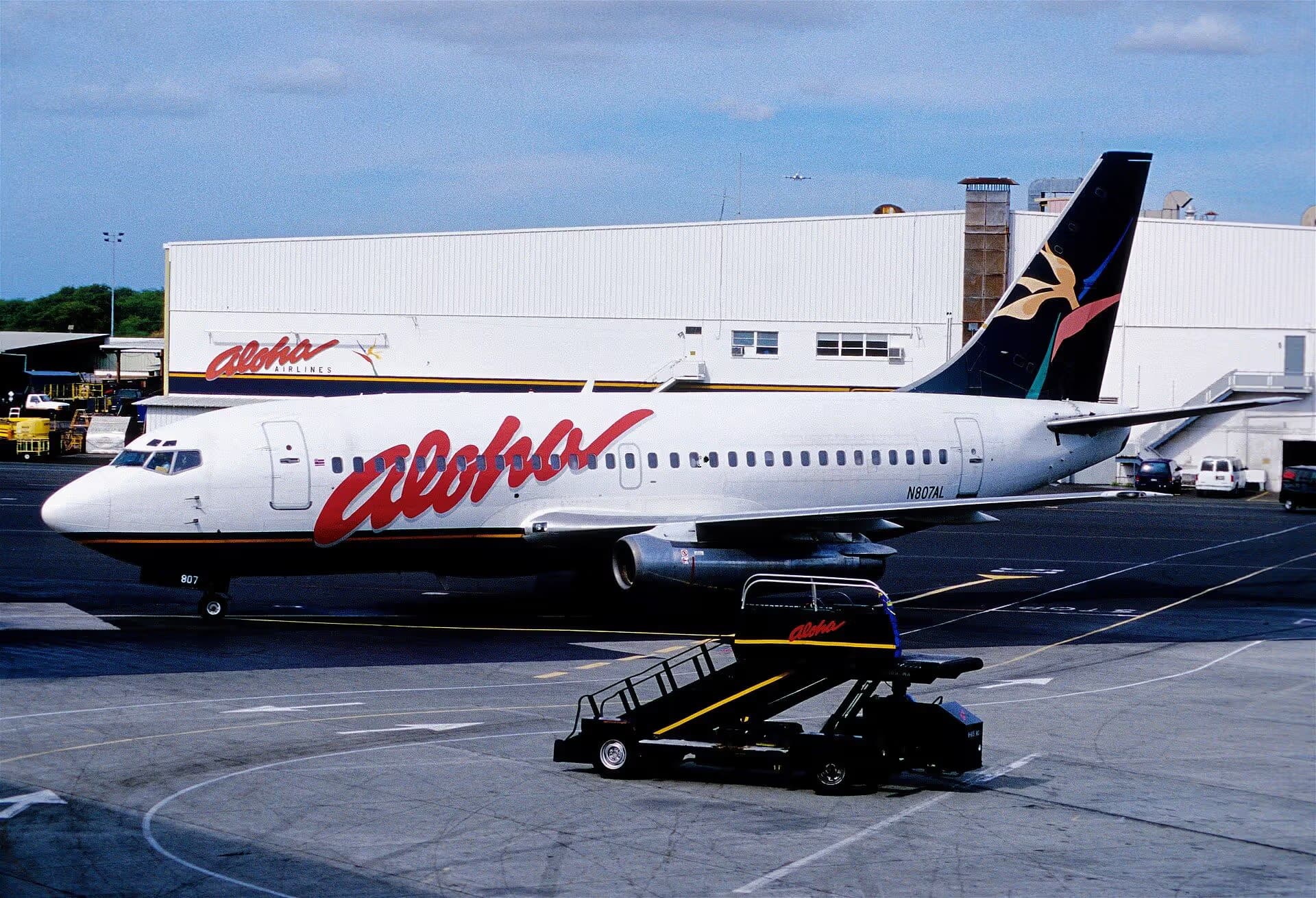 N807AL — Twin-engine aircraft