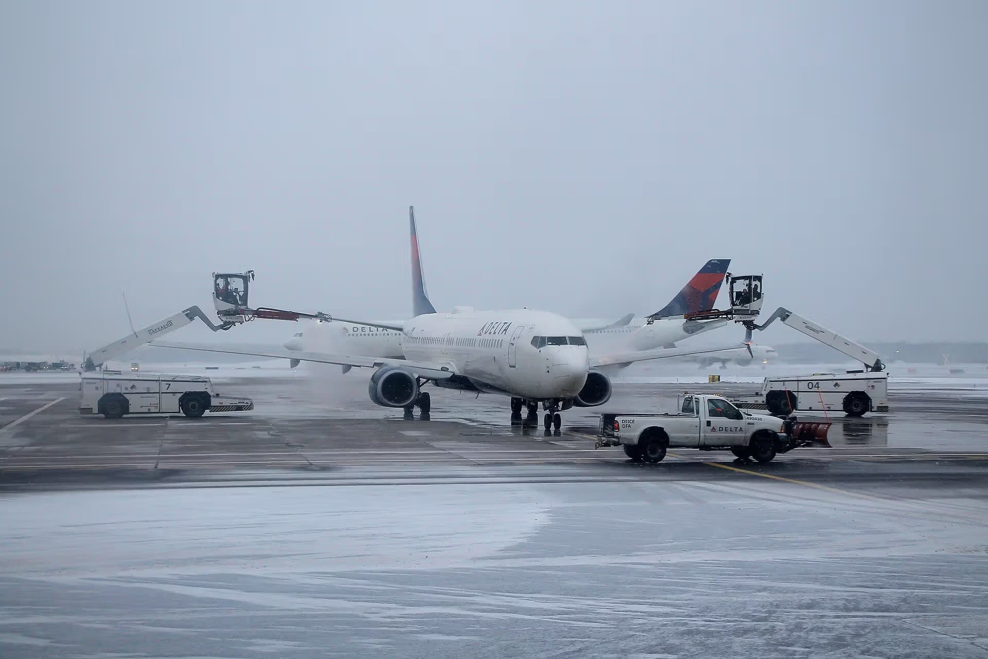 N896DN — Twin-engine aircraft