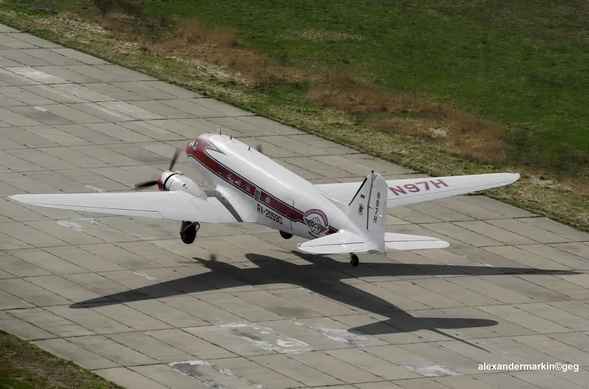 N97H — Twin-engine aircraft