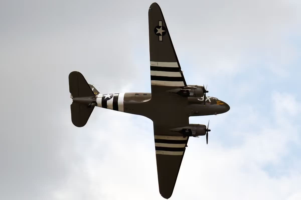 N47TB — Douglas