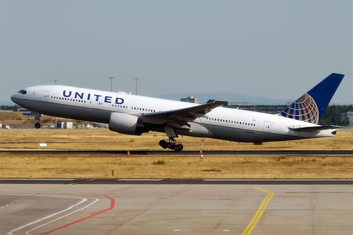 N786UA — Boeing
