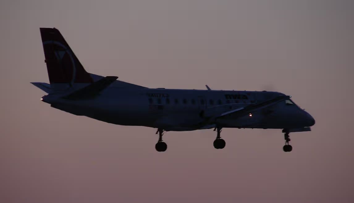 N407XJ — Twin-engine aircraft