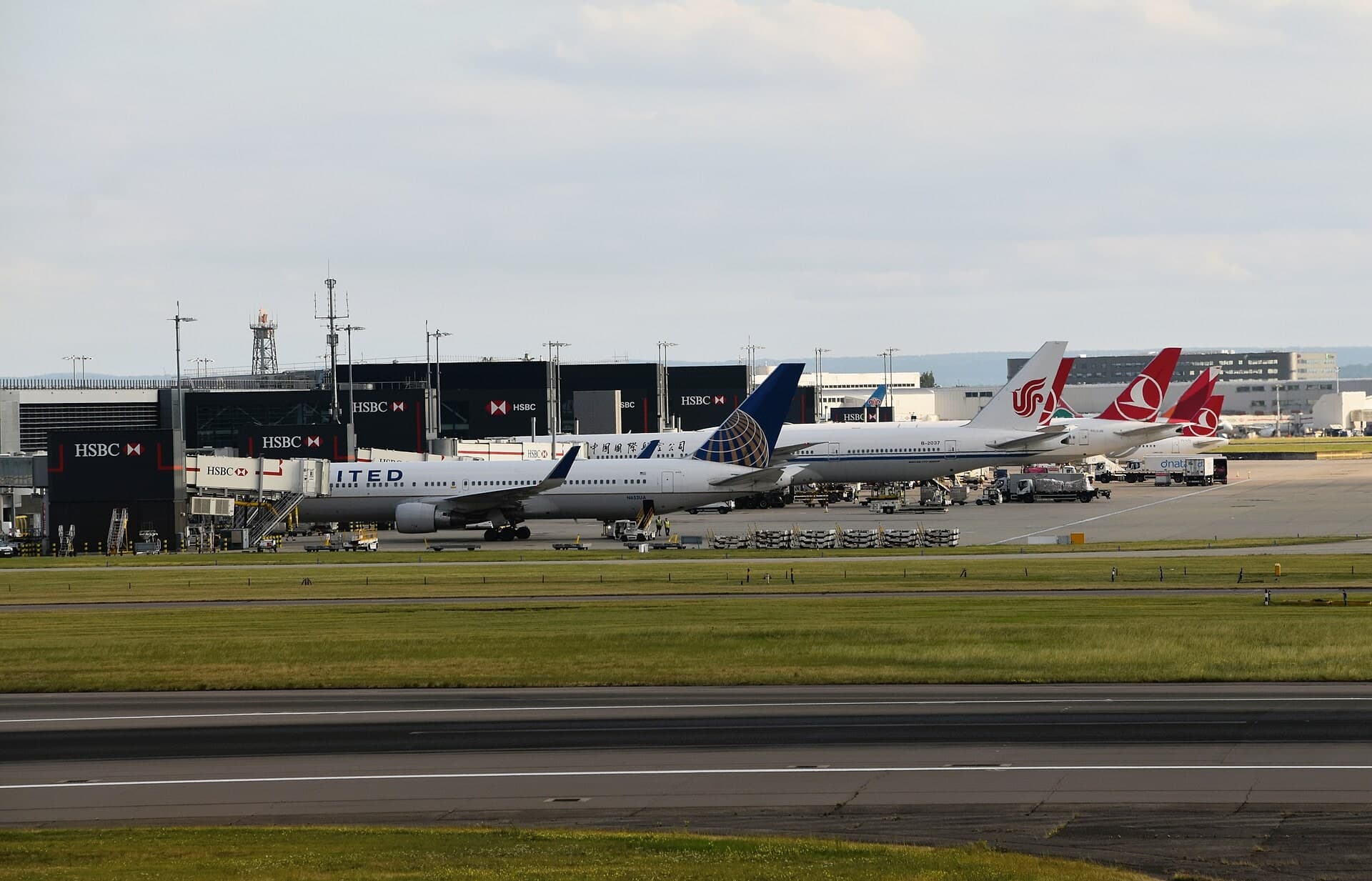 N481UA — Aircraft