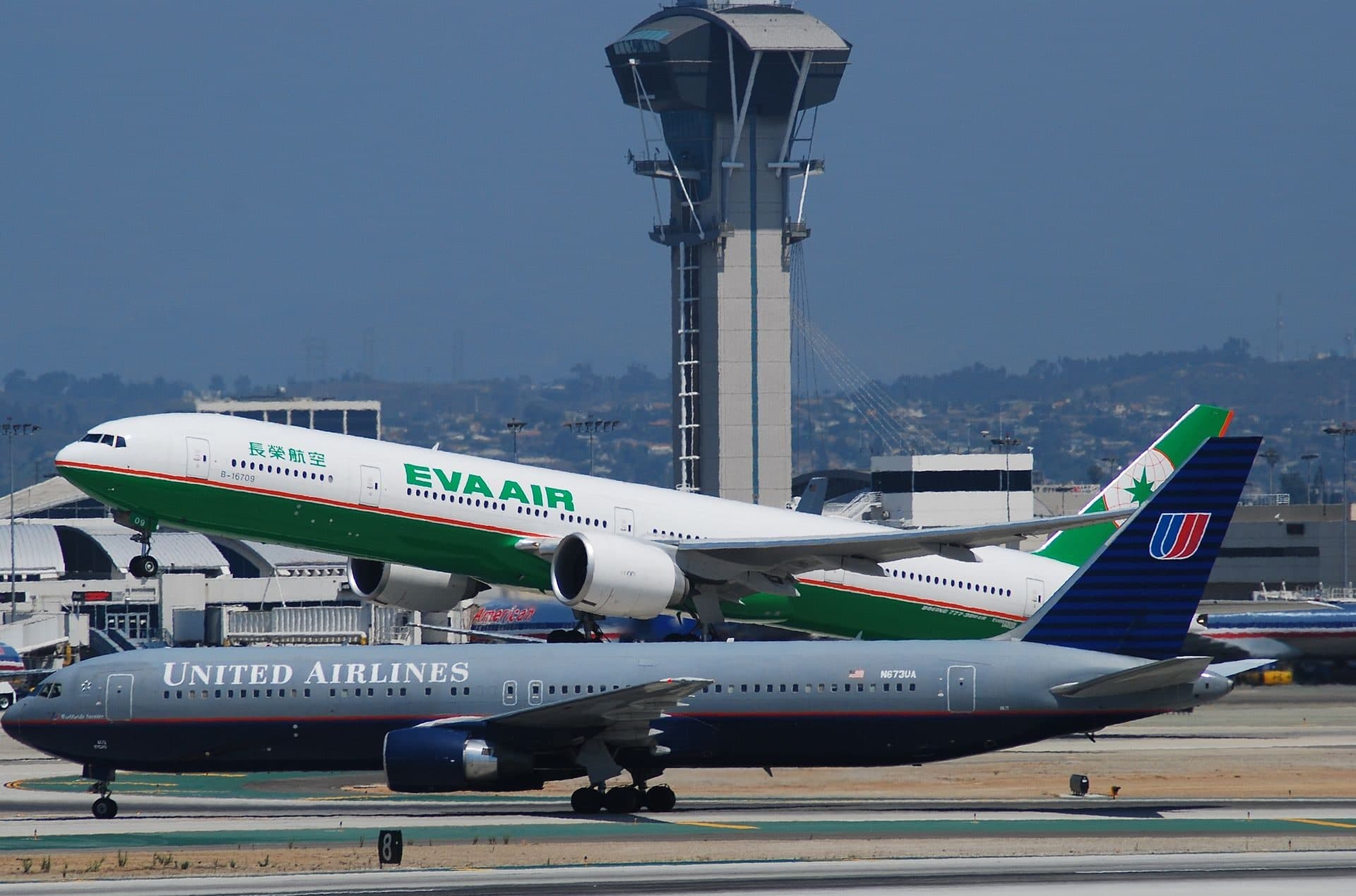 N673UA — Boeing