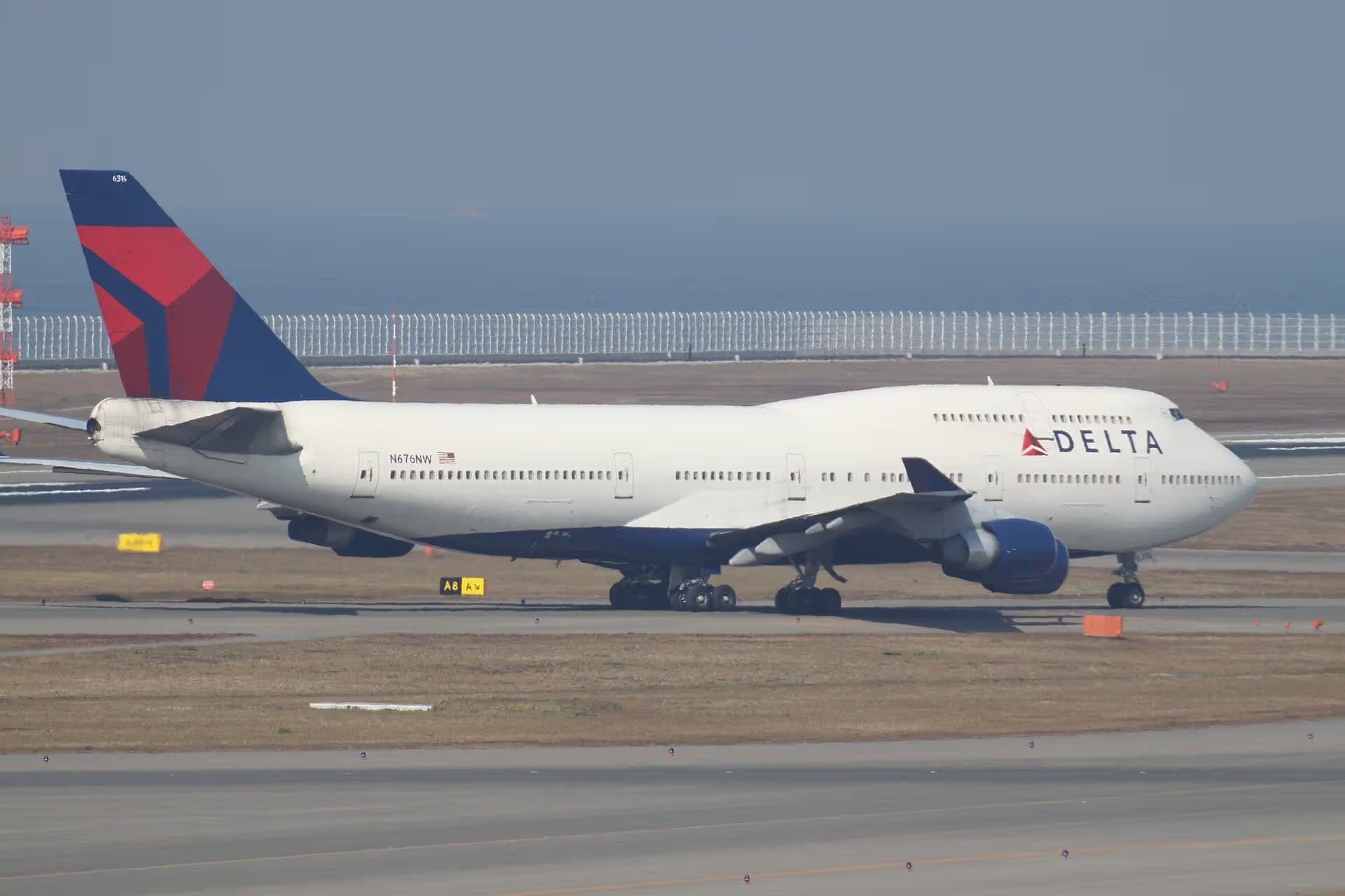 N676NW — Boeing