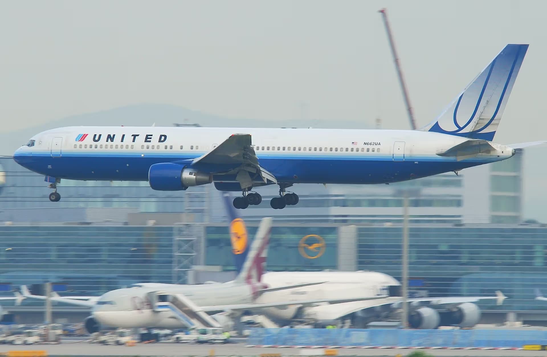 N662UA — Boeing
