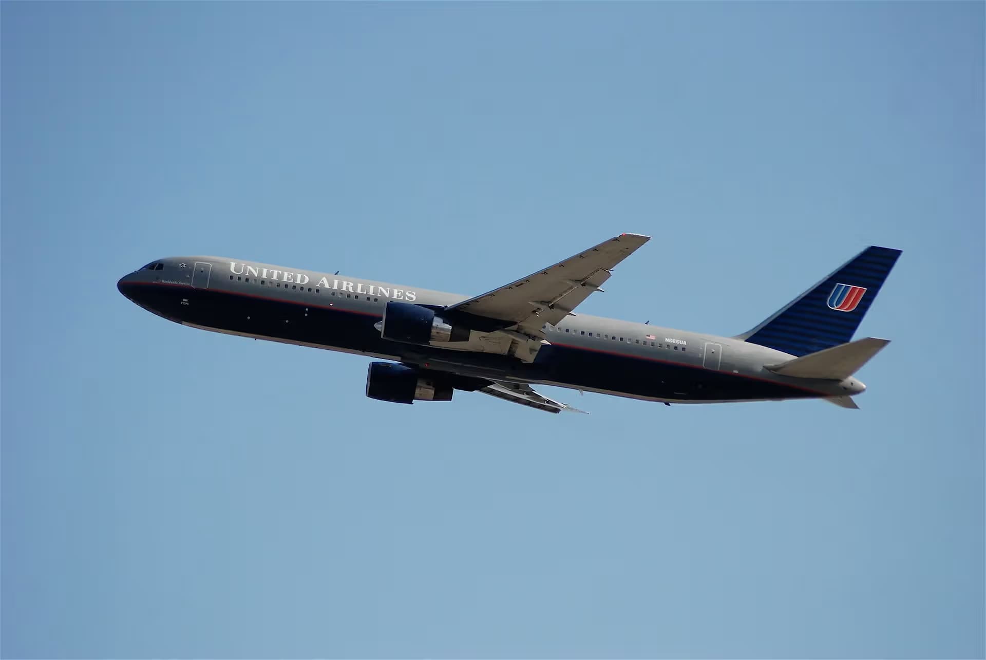 N666UA — Boeing