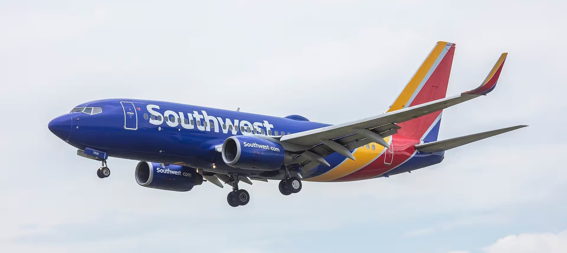N7836A — Twin-engine aircraft
