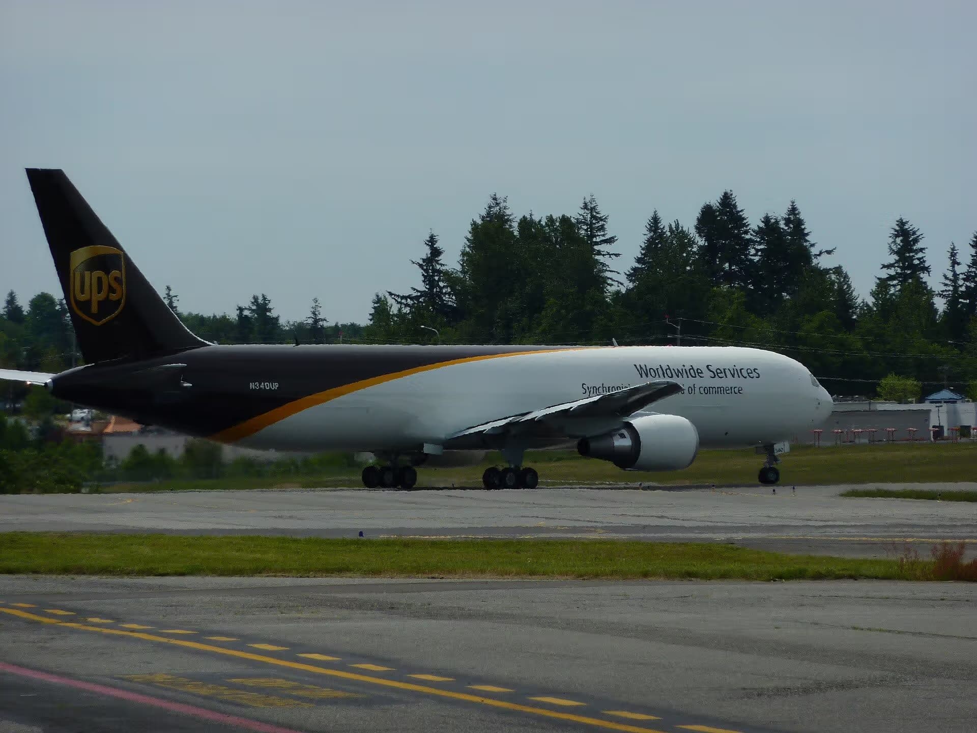 N340UP — Twin-engine aircraft